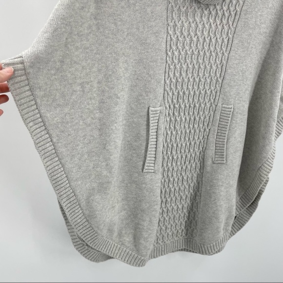 Cabi Cowl Neck Poncho Sweater Size X Small Style 3003 Gray Oversized - Picture 5 of 7